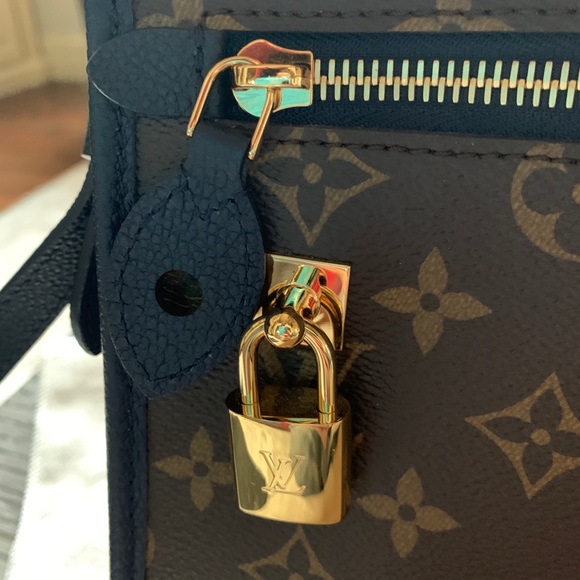 Louis Vuitton Popincourt PM bag - Picture 8 of 8